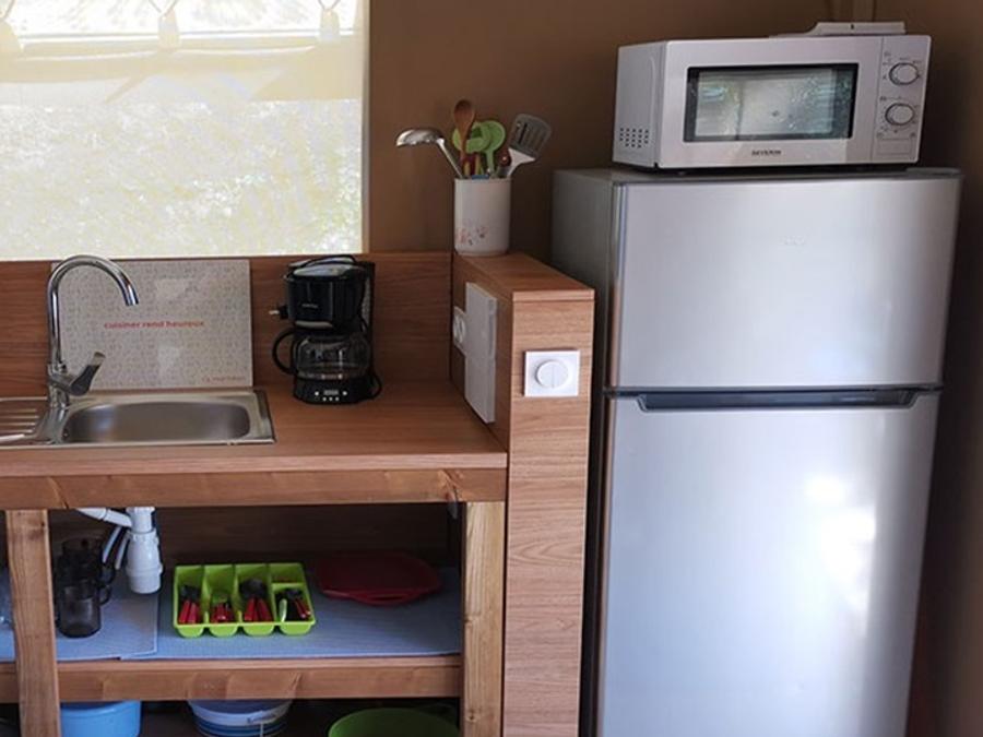 Tente en toile et en bois 4 personnes - Tente Lodge - 2 chambres + terrasse - avec sanitaires 3