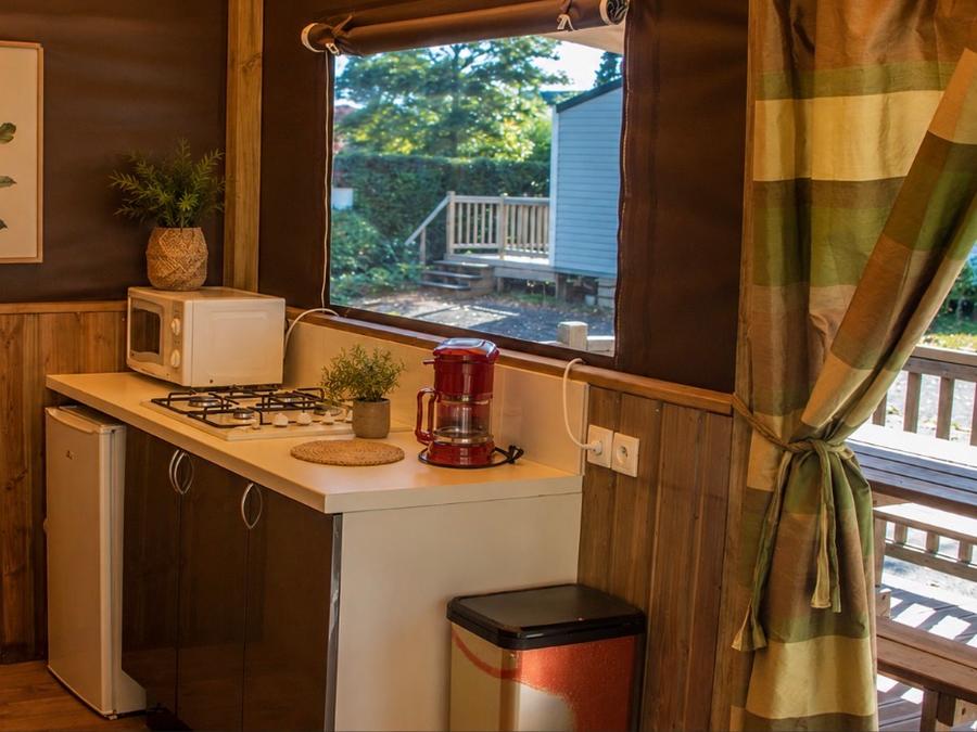 Tente en toile et en bois 4 personnes - 2 chambres + terrasse 2