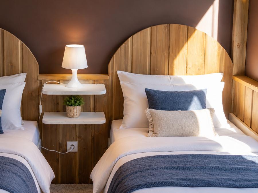 Tente en toile et en bois 4 personnes - 2 chambres + terrasse 3