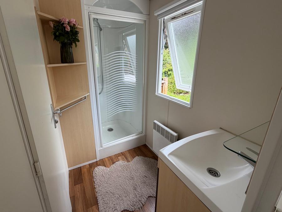 Mobilhome 4 personnes - Riviera - 2 chambres + terrasse semi-couverte 6