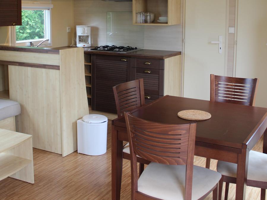 Mobilhome 4 personnes - Mobil-home Confort 23m² - 2 chambres + Terrasse semi-couverte 9m² 4 pers 6