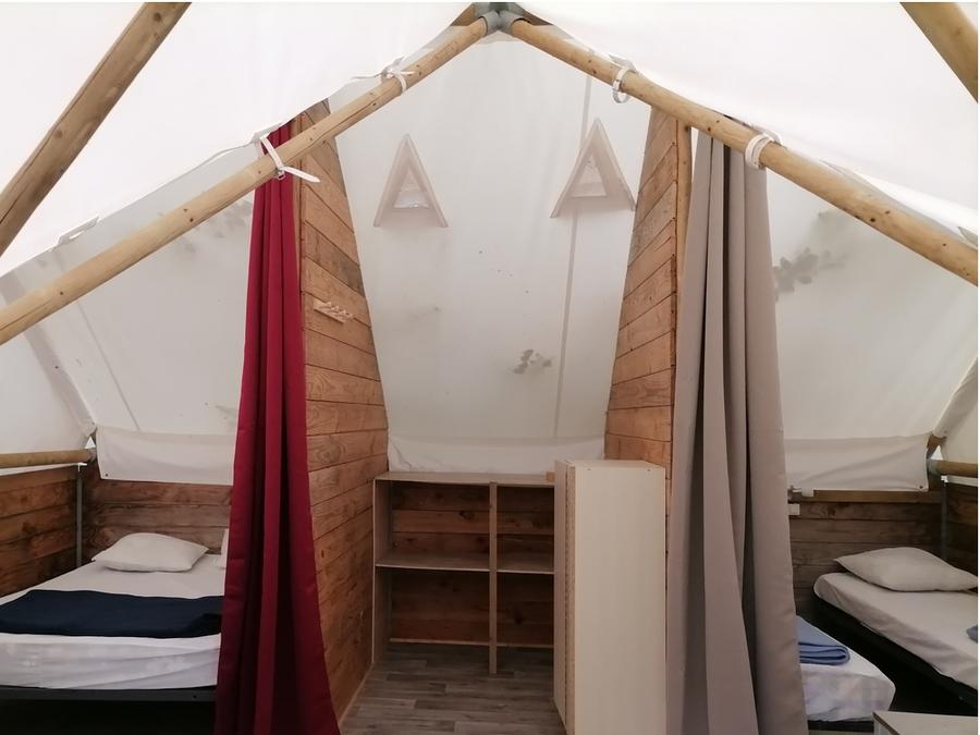 Tente en toile et en bois 4 personnes - Bungalow Toilé et Bois Standard 28m² - 2 chambres (sans sanitaires) 4 pers 1