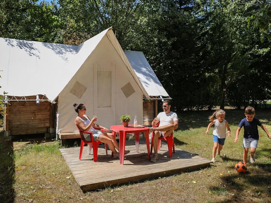 Tente en toile et en bois 4 personnes - Bungalow Toilé et Bois Standard 28m² - 2 chambres (sans sanitaires) 4 pers 0