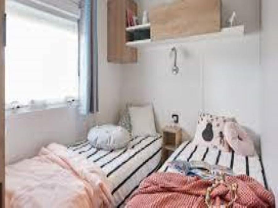 Mobilhome 6 personnes - HomeFlower Premium 35m² - 3 chambres + Terrasse semi-couverte + TV + LV 7 pers 6