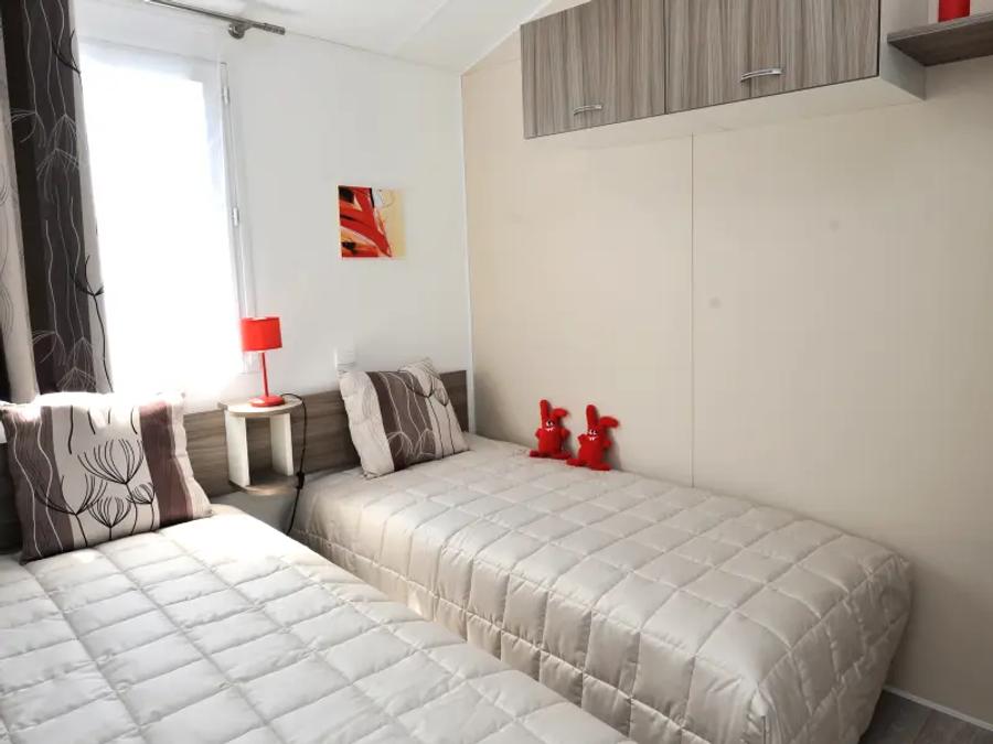 Mobilhome 4 personnes - Passion 3 Pièces 4 Personnes Climatisé + TV 2
