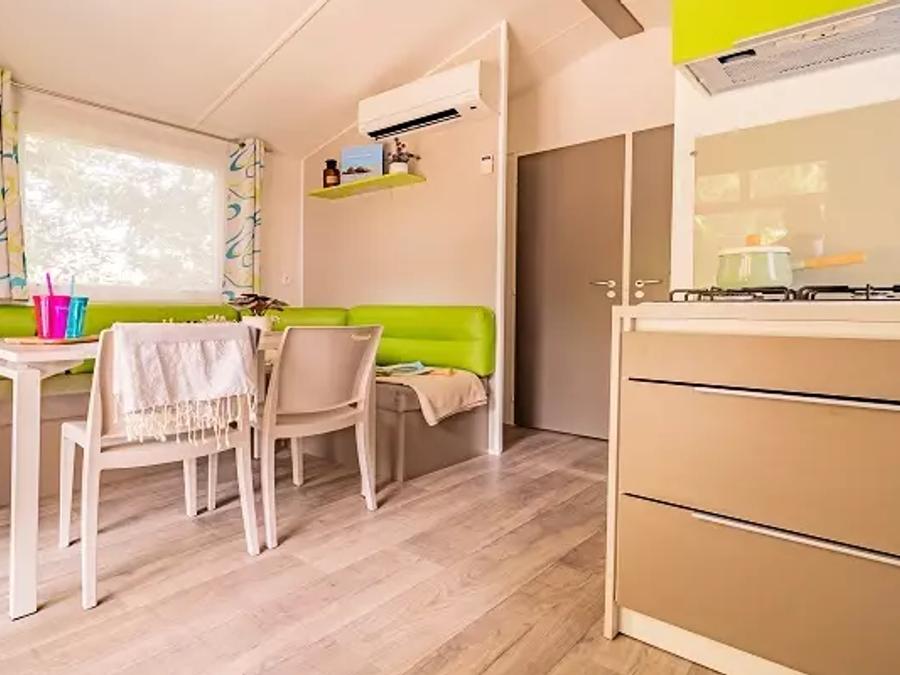Mobilhome 4 personnes - Loisirs 3 Pièces 4 Personnes Climatisé + TV 2