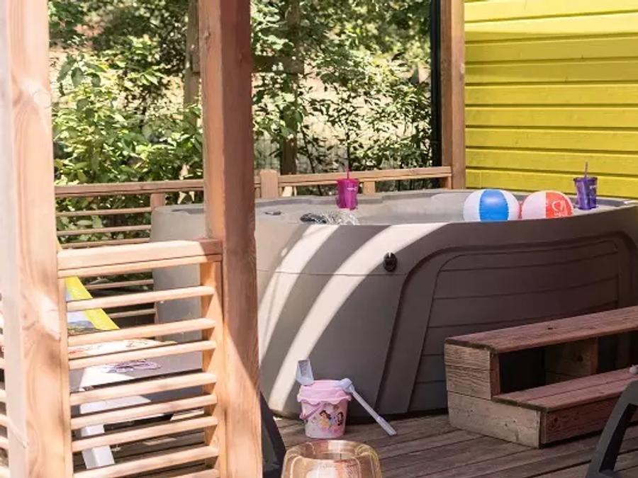 Mobilhome 4 personnes - Duo Premium 3 Pièces 4 Personnes Jacuzzi + Climatisé + TV 9