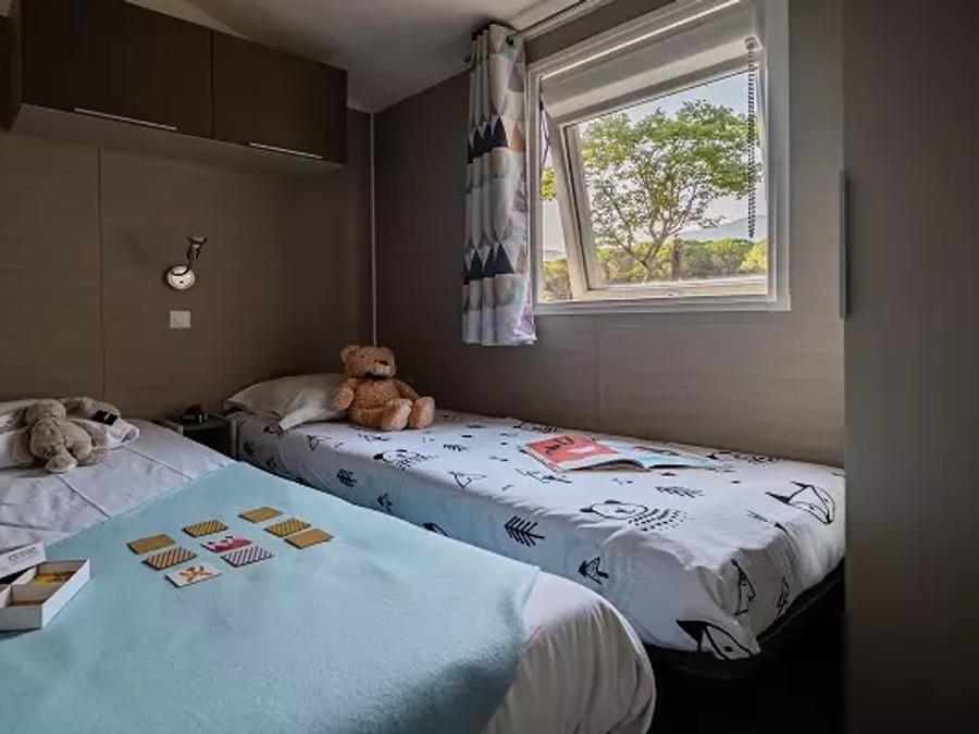 Mobilhome 6 personnes - Trio Premium 4 Pièces 6 Personnes Jacuzzi + Climatisé + TV 11