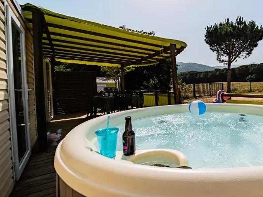 Mobilhome 6 personnes - Trio Premium 4 Pièces 6 Personnes Jacuzzi + Climatisé + TV 1
