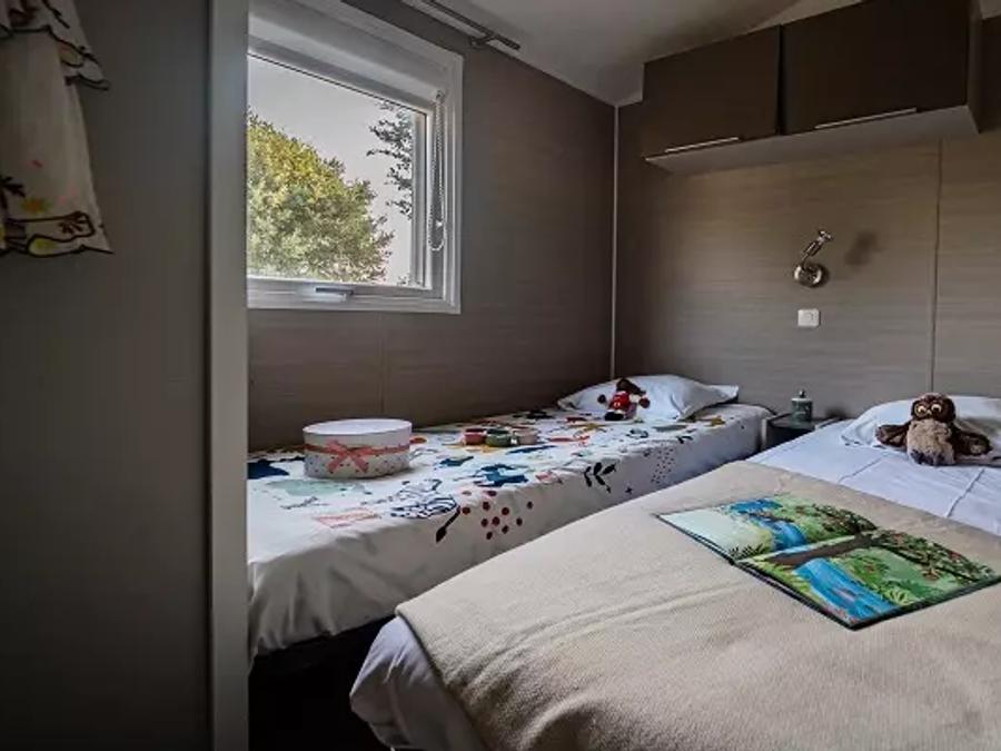 Mobilhome 6 personnes - Trio Premium 4 Pièces 6 Personnes Jacuzzi + Climatisé + TV 6