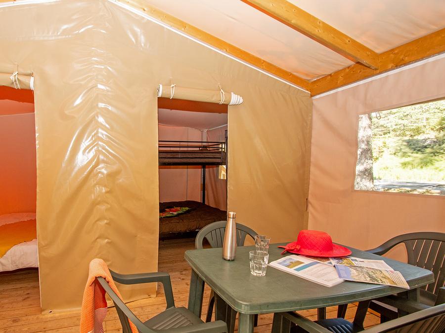 Tente en toile et en bois 5 personnes - Lodge sans sanitaires 6