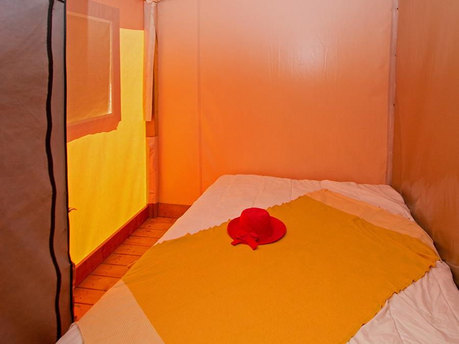Tente en toile et en bois 5 personnes - Lodge sans sanitaires 2