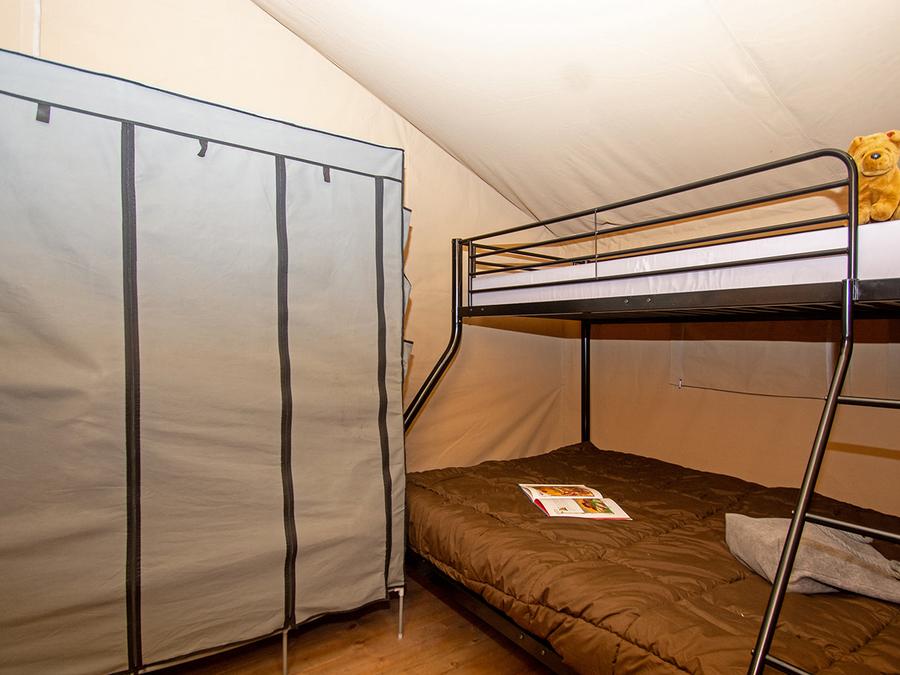 Tente en toile et en bois 5 personnes - Tente lodge premium avec sanitaires 5 personnes 2
