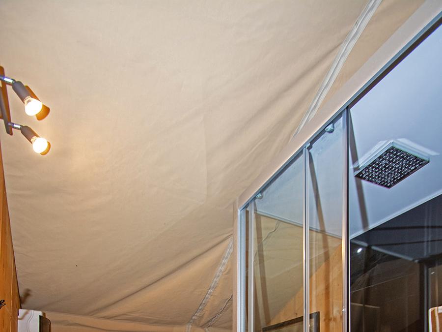 Tente en toile et en bois 5 personnes - Tente lodge premium avec sanitaires 5 personnes 1