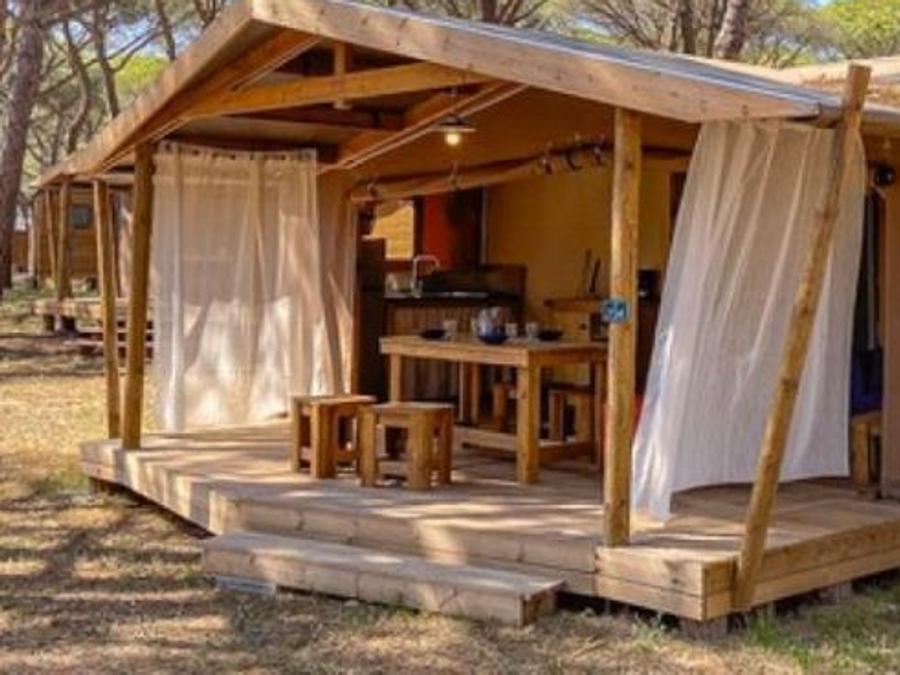 Tente en toile et en bois 4 personnes - LODGE sans sanitaires 0