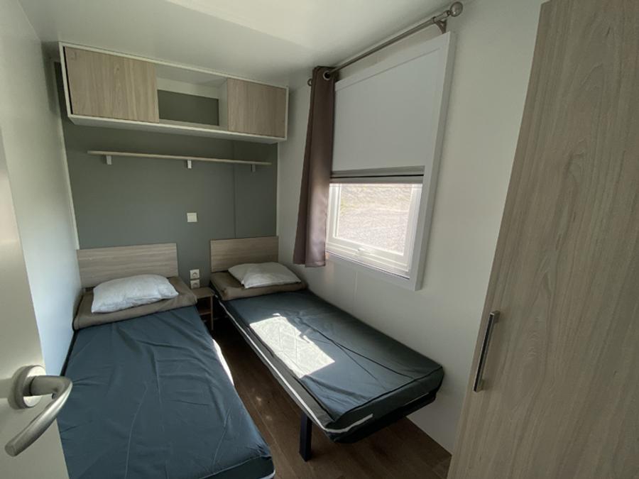 Mobilhome 4 personnes - Premium 33 m² 2 chambres Clim, Tv, lave-vaisselle 9
