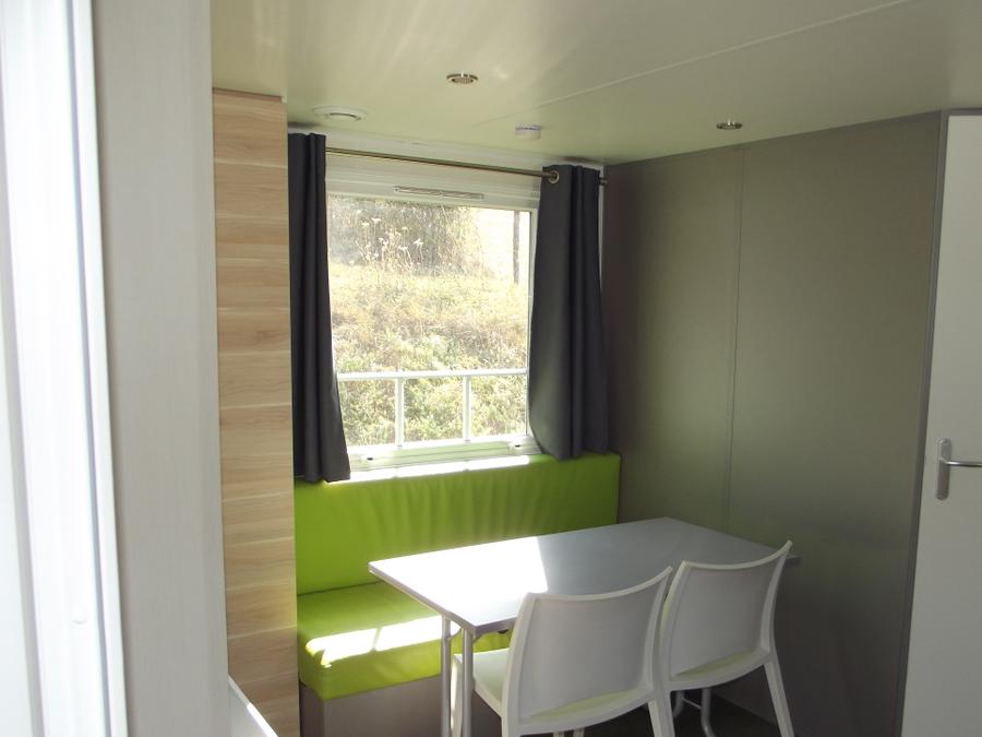 Mobilhome 4 personnes - Confort 4p (27m²) avec terrasse couverte, 2 chambres, climatisé 2
