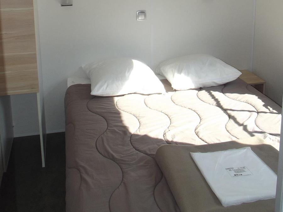 Mobilhome 4 personnes - Confort 4p (27m²) avec terrasse couverte, 2 chambres, climatisé 5