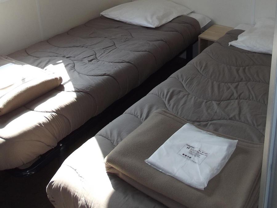 Mobilhome 4 personnes - Confort 4p (27m²) avec terrasse couverte, 2 chambres, climatisé 4