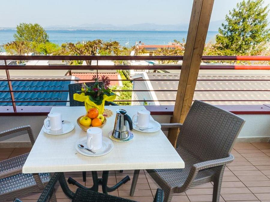 Appartement 2 personnes - supérieur deux pièces avec vue sur le lac 0