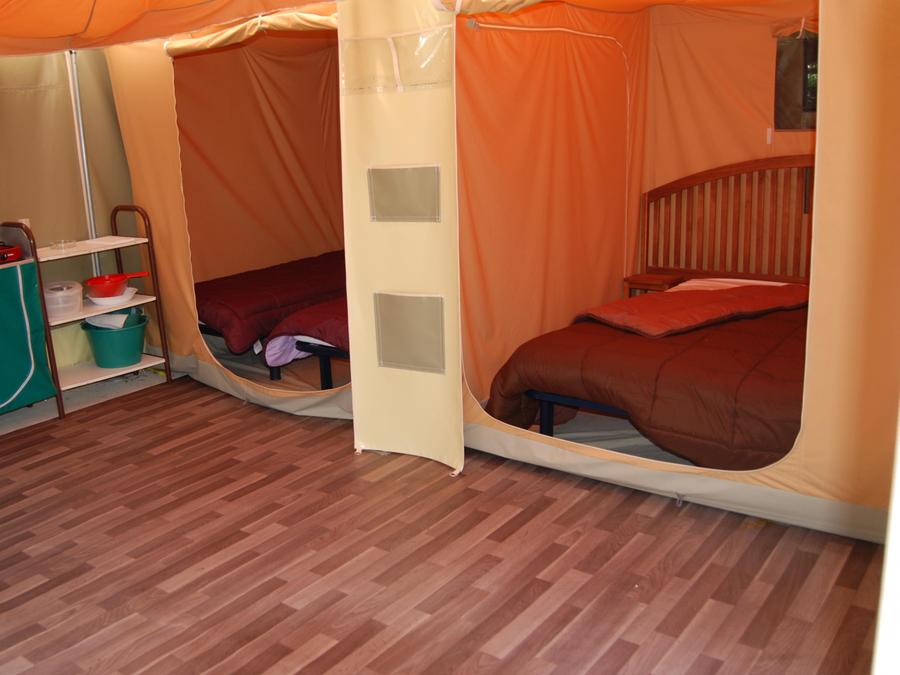 Tente 4 personnes - Bungalow toilé Caraïbes 20m² avec terrasse 10.5m² - sans sanitaire 2 chambres 4 pers 4