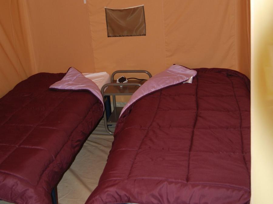 Tente 4 personnes - Bungalow toilé Caraïbes 20m² avec terrasse 10.5m² - sans sanitaire 2 chambres 4 pers 5