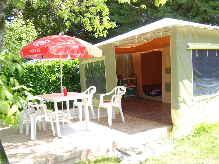 Tente 4 personnes - Bungalow toilé Caraïbes 20m² avec terrasse 10.5m² - sans sanitaire 2 chambres 4 pers 0