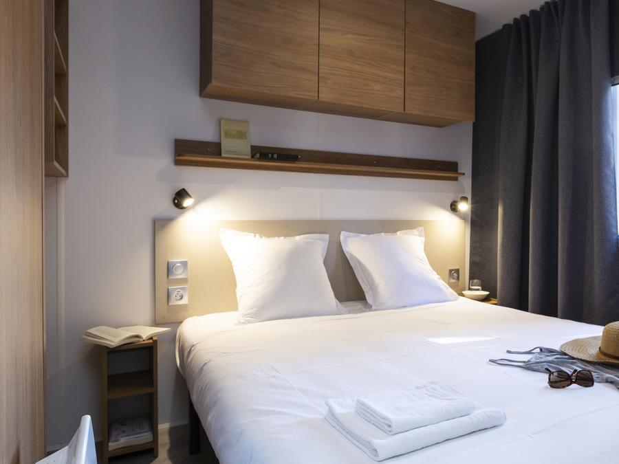 Mobilhome 6 personnes - Premium 34m² (3 chambres - 6 pers.) + terrasse couverte + TV + draps + CLIM 1