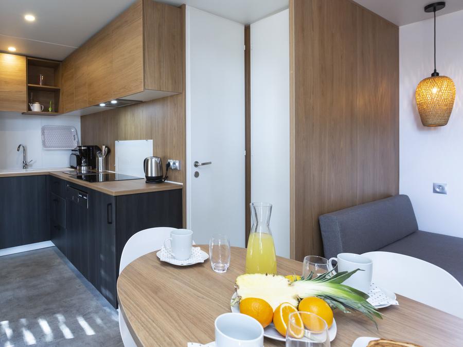 Mobilhome 6 personnes - Premium 34m² (3 chambres - 6 pers.) + terrasse couverte + TV + draps + CLIM 8