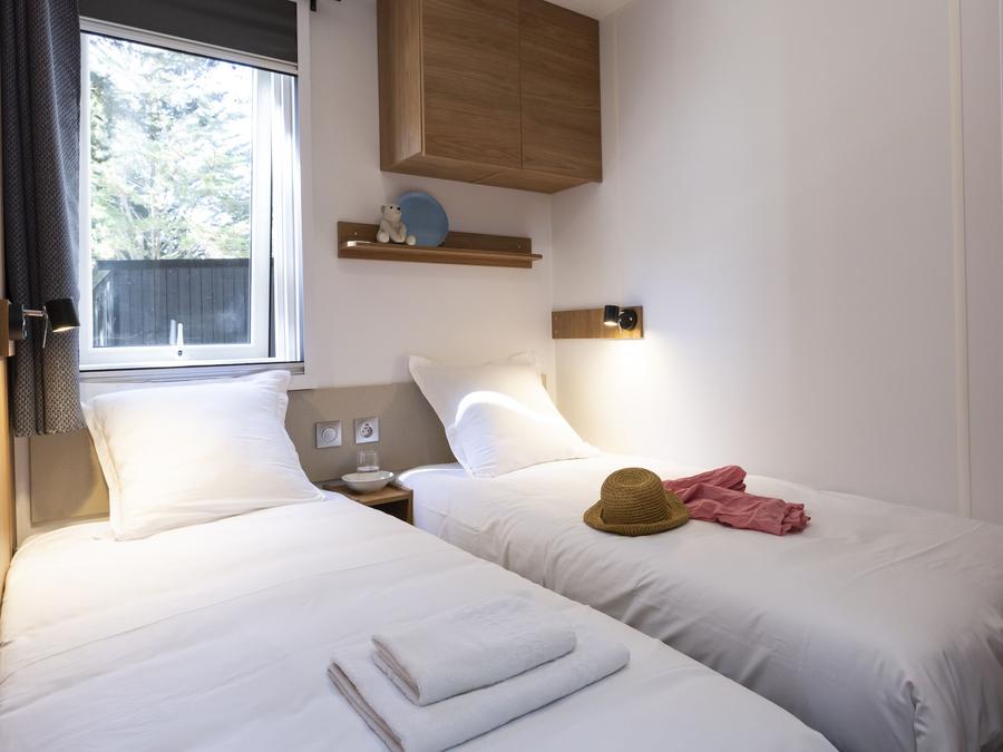 Mobilhome 4 personnes - Mobil-Home Premium 30m² (2 chambres - 4 pers.) + terrasse + TV + draps et serviettes - 7 nuits 6
