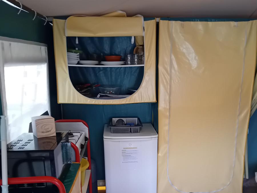 Bungalow toilé 4 personnes - Trigano, Sans sanitaires 1