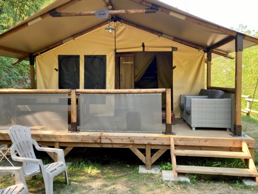 Tente en toile et en bois 4 personnes - Safari Bali 35m² - Standard - 2 chambres - Terrasse - sanitaires individuels à proximité 0