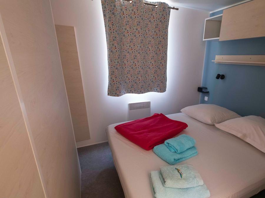Mobilhome 6 personnes - Standard 32m² - 3ch - Terrasse couverte - TV - Climatisation 1
