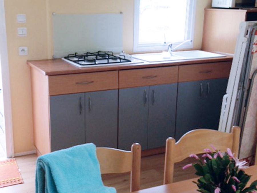 Mobilhome 4 personnes - 30m² - Standard - 2 chambres - terrasse semi-couverte - TV - Clim 4 pers. 2
