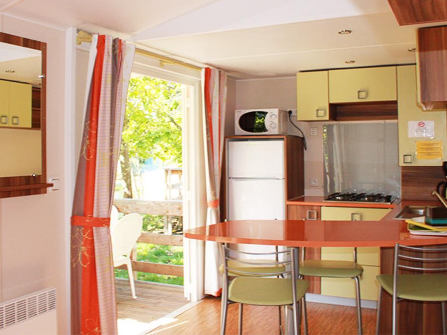Mobilhome 4 personnes - 30m² - Standard - 2 chambres - terrasse semi-couverte - TV - Clim 4 pers. 4