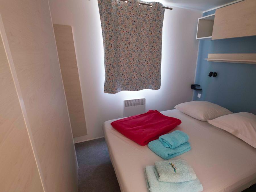 Mobilhome 4 personnes - 30m² - Standard - 2 chambres - terrasse semi-couverte - TV - Clim 4 pers. 1