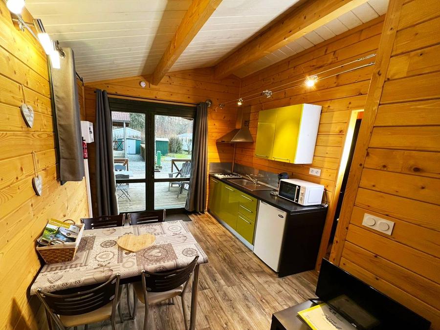 Chalet 4 personnes - Chalet CONFORT Nelia 23 m² (1 chambre) + terrasse couverte de 8 m² + clim reversible(045) + TV 2/4 pers 7