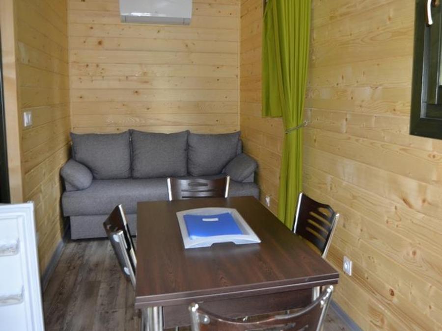 Chalet 4 personnes - Chalet CONFORT Nelia 23 m² (1 chambre) + terrasse couverte de 8 m² + clim reversible(045) + TV 2/4 pers 1