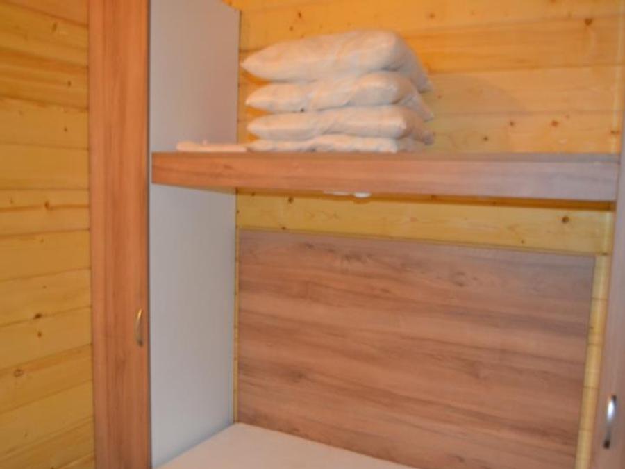 Chalet 4 personnes - Chalet CONFORT Nelia 23 m² (1 chambre) + terrasse couverte de 8 m² + clim reversible(045) + TV 2/4 pers 3