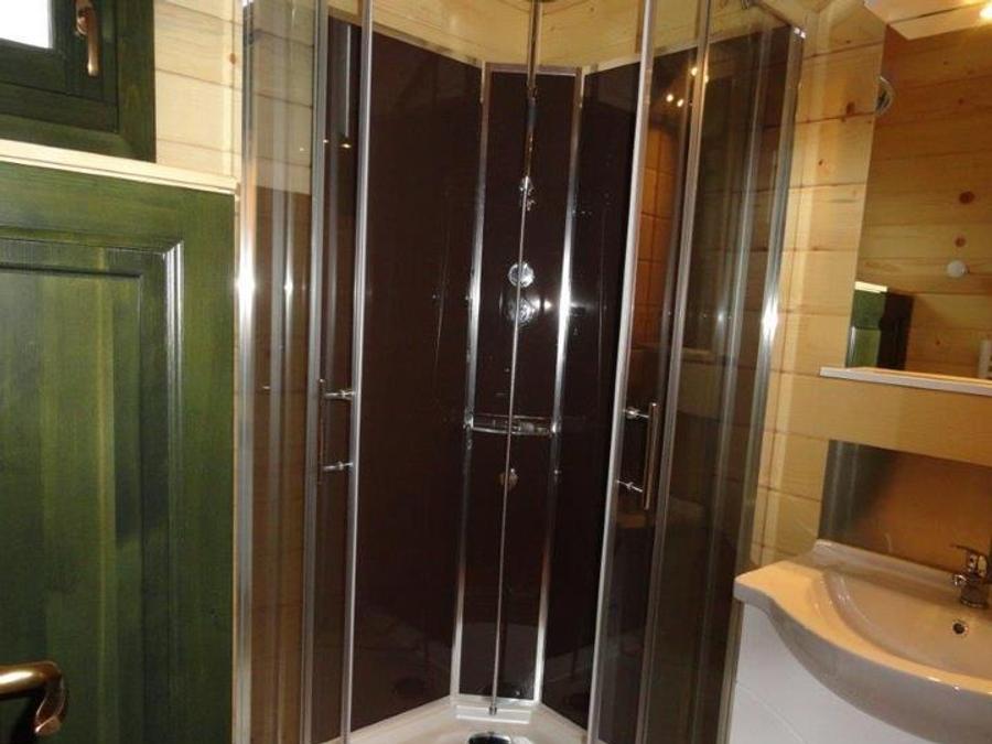 Chalet 4 personnes - Chalet CONFORT Nelia 23 m² (1 chambre) + terrasse couverte de 8 m² + clim reversible(045) + TV 2/4 pers 4