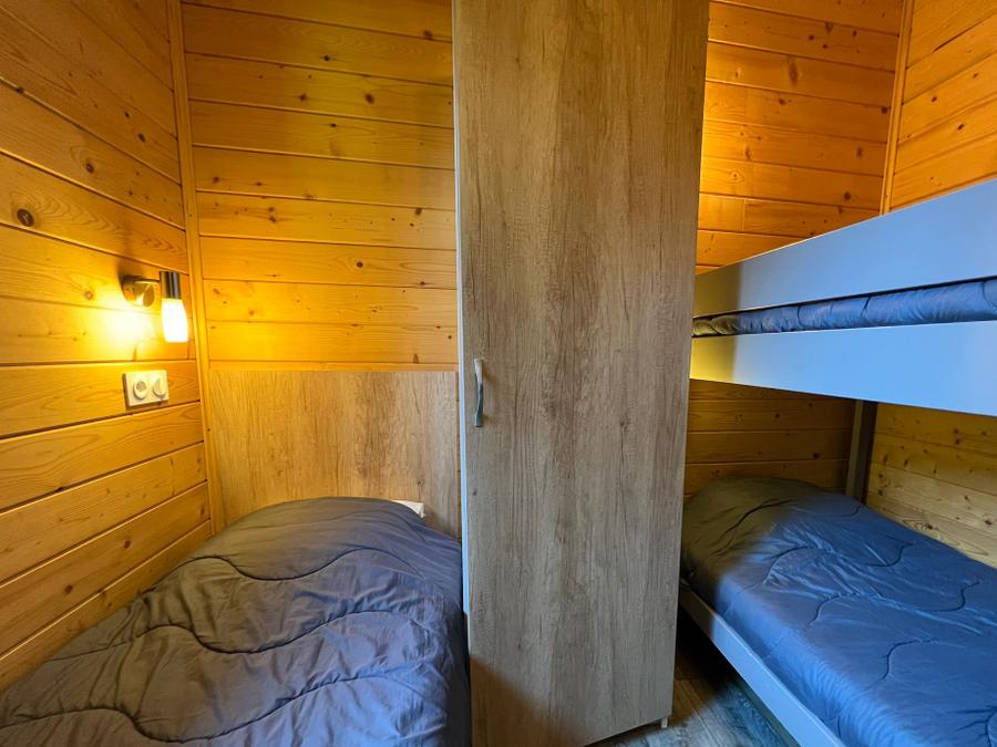 Chalet 5 personnes - Chalet CONFORT Monia 27 m² (2 chambres) + terrasse couverte de 10m² + clim réversible 4/5 pers 11