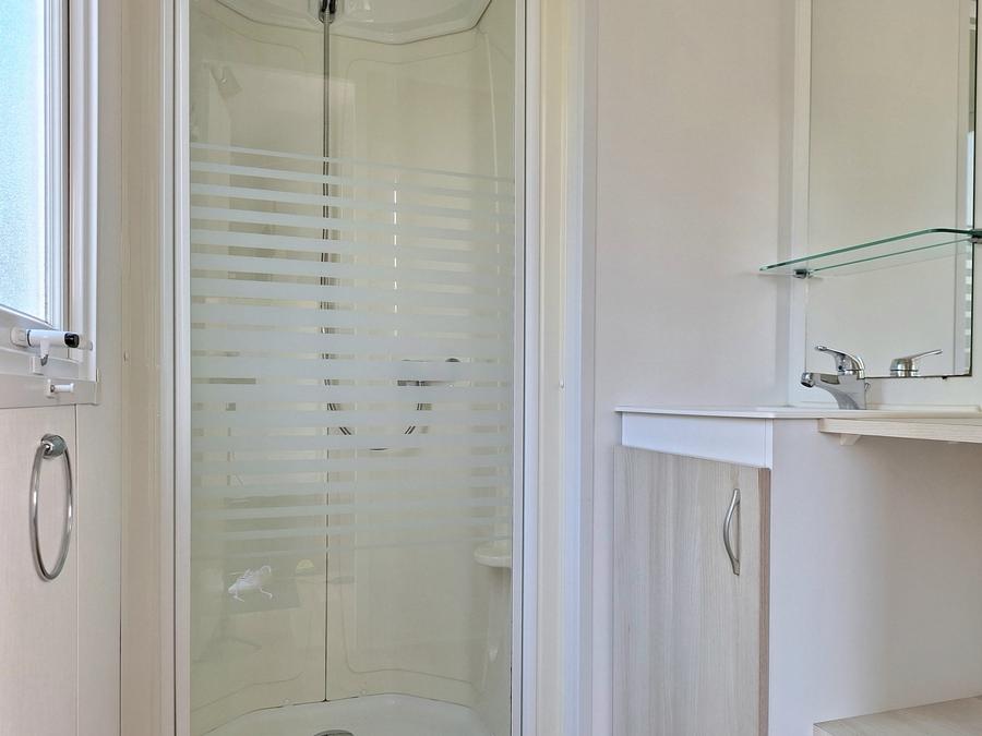 Mobilhome 6 personnes - Mobil home Bermudes Confort 30m² (3 chambres) + terrasse semi couverte de 18 m² + TV 6 pers 14