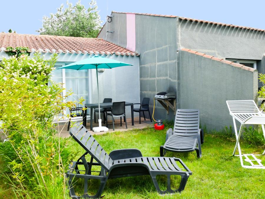 Studio 4 personnes - TV - PLANCHA 10