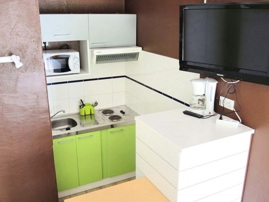 Studio 4 personnes - TV - PLANCHA 3
