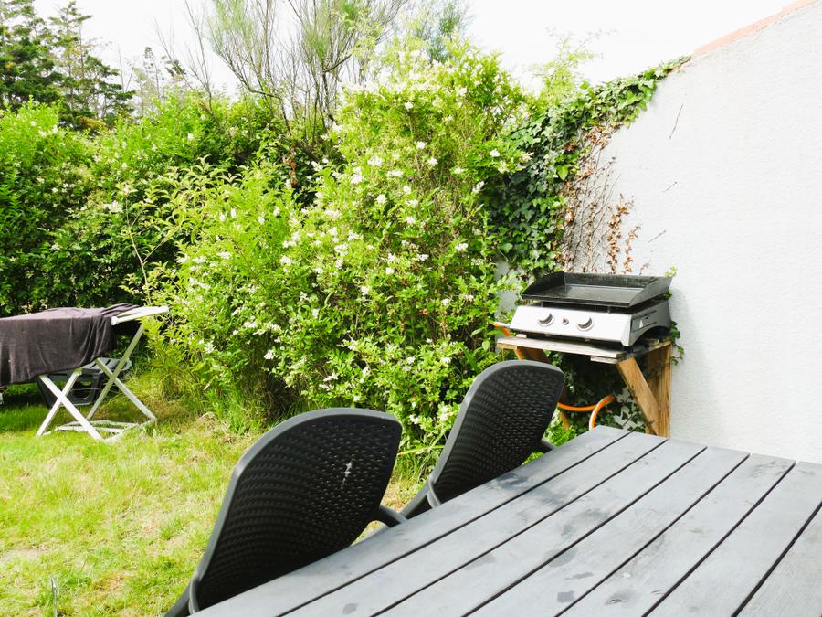 Studio 4 personnes - TV - PLANCHA 11