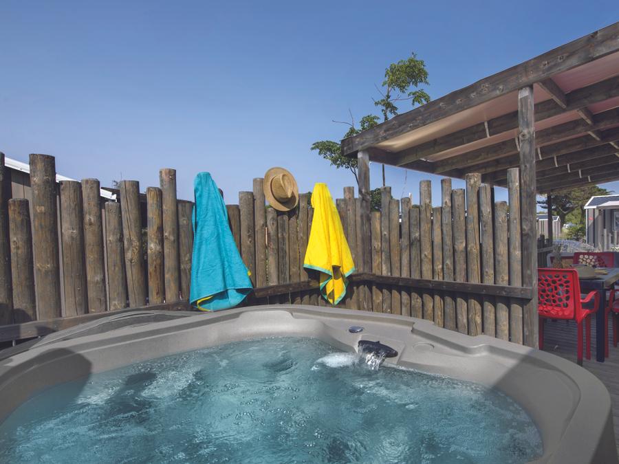 Mobilhome 4 personnes - Gamme Duo Premium Jacuzzi 0