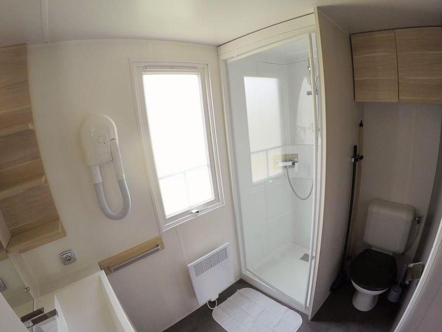 Mobilhome 2 personnes - Confort 18m² 1 chambre + terrasse couverte + climatisation + TV 4