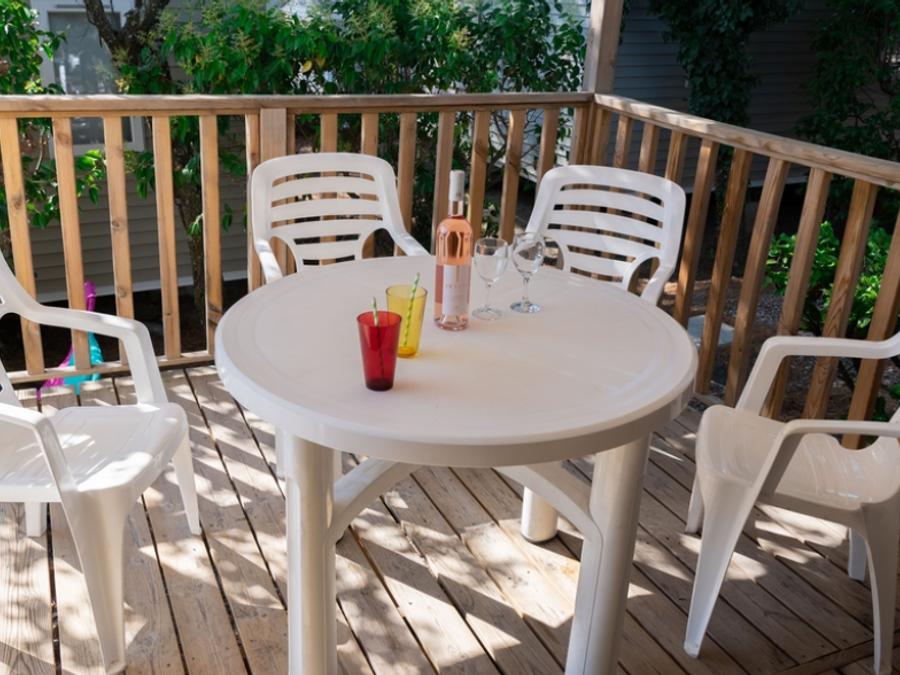 Mobilhome 4 personnes - Loggia Confort 24 m² 2 chambres + terrasse couverte + TV 4