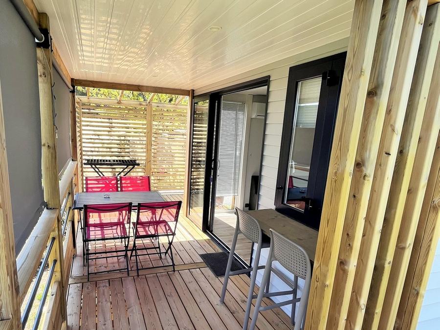 Mobilhome 4 personnes - Living Confort 27m² 2 chambres + terrasse couverte intégrée + climatisation + TV 3