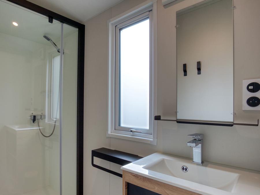 Mobilhome 4 personnes - Mobil-Home Premium 29m² Bahia - 2 chambres + terrasse couverte + LV + TV + CLIM 4 pers 10